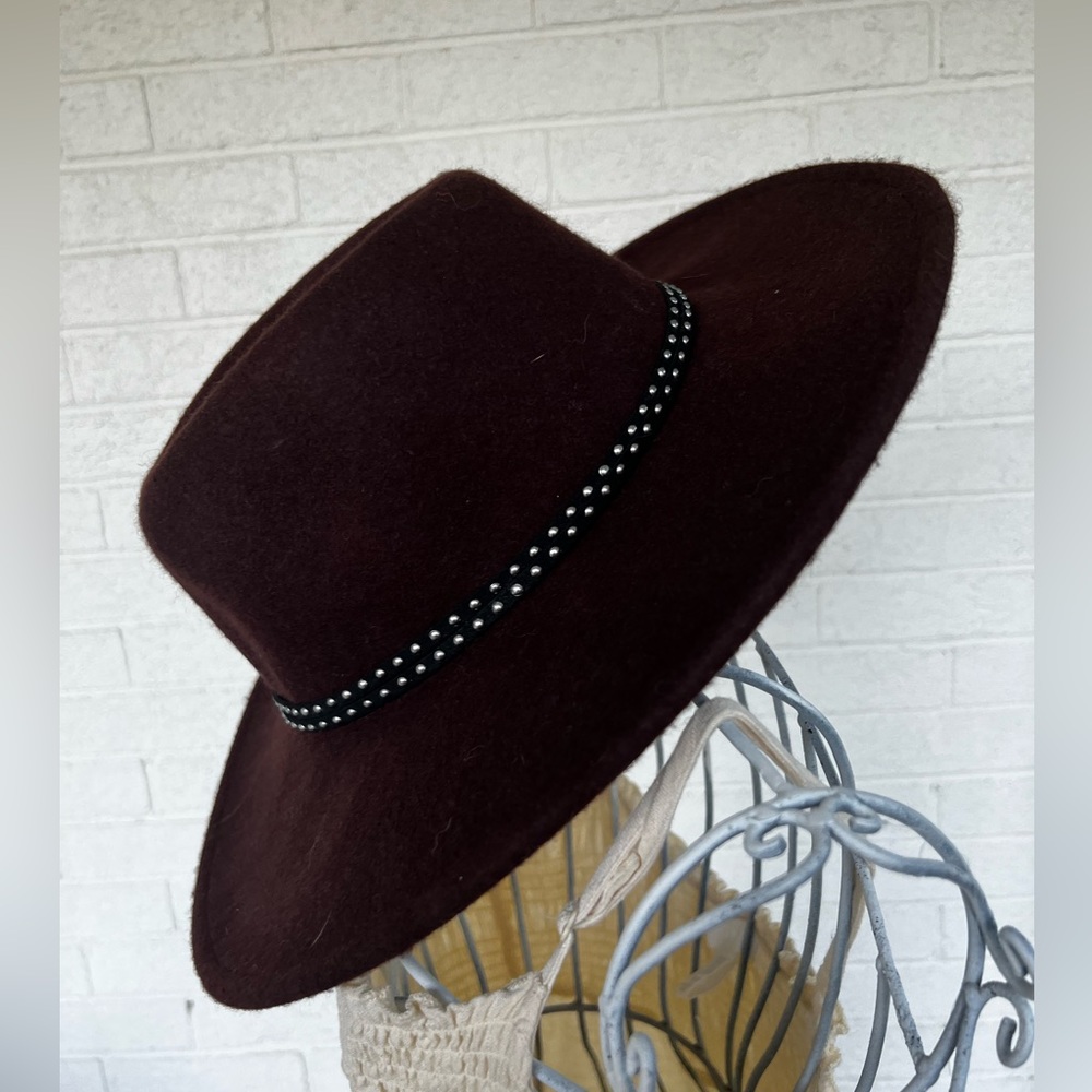 Burgundy felt hat
